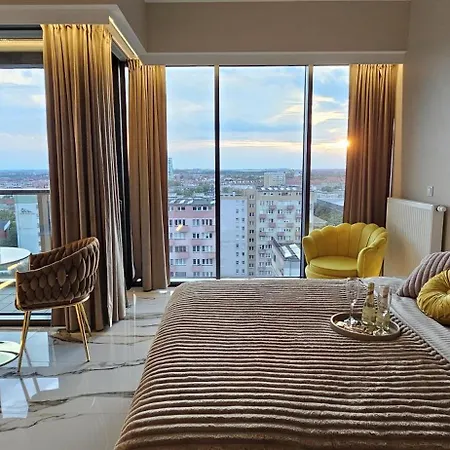 Lägenhet Golden Horizon Hanza Tower - & Sky View