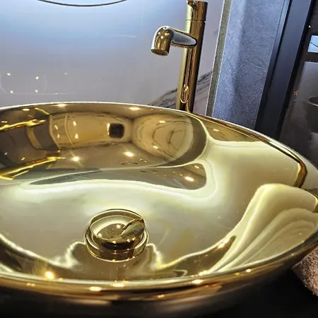 Golden Horizon Hanza Tower - & Sky View *