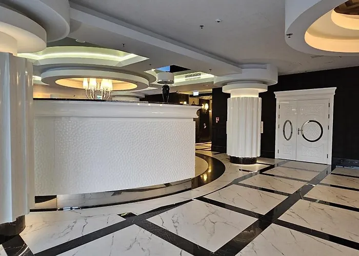 Golden Horizon Hanza Tower - & Sky View *