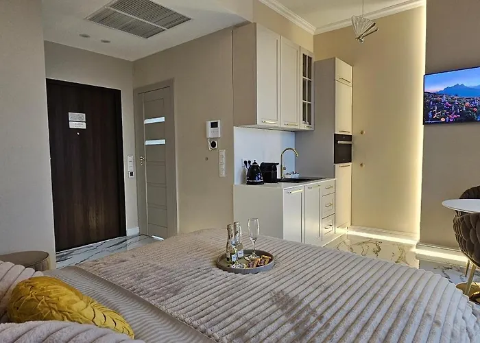 Lägenhet Golden Horizon Hanza Tower - & Sky View