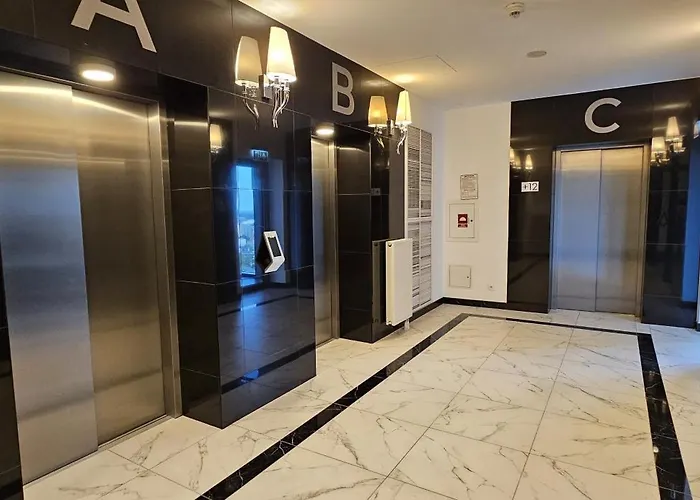 Golden Horizon Hanza Tower - & Sky View アパート *