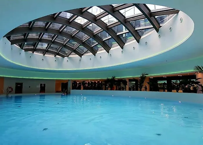 Golden Horizon Hanza Tower - & Sky View