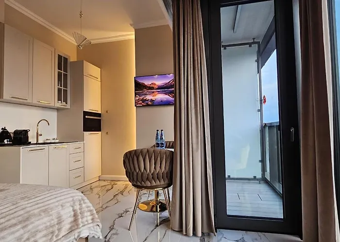 Golden Horizon Hanza Tower - & Sky View アパート シュチェチン